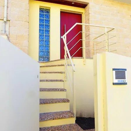 Rua Teófilo Seyrig Villa Oporto